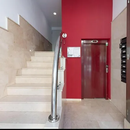 Modernes In Centro Mit Terrasse, Kingsize-bett , Ac Und Schnellem Wlan *