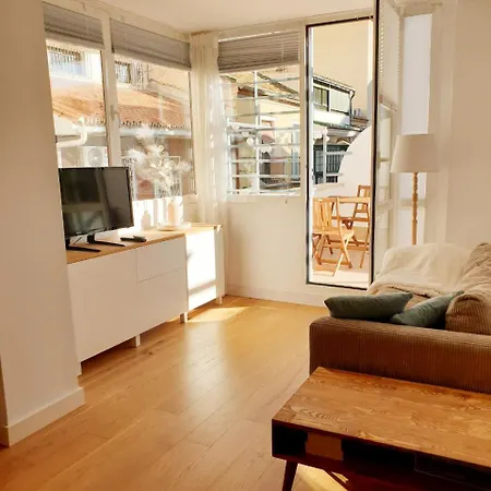Modernes In Centro Mit Terrasse, Kingsize-bett , Ac Und Schnellem Wlan Apartment