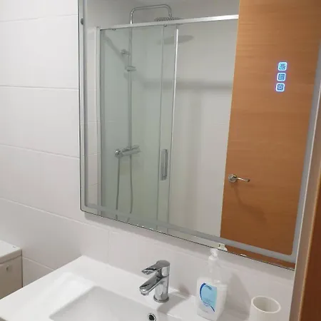Modernes In Centro Mit Terrasse, Kingsize-bett , Ac Und Schnellem Wlan Apartment Malaga